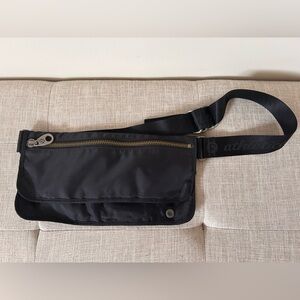 Lululemon crossbody